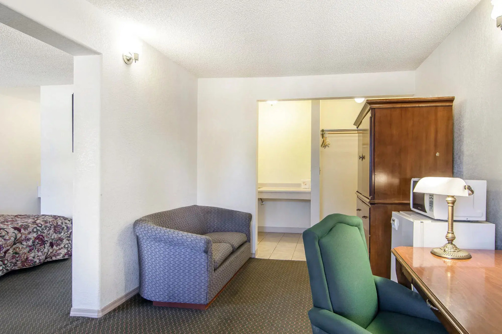 Econo Lodge — фото 2