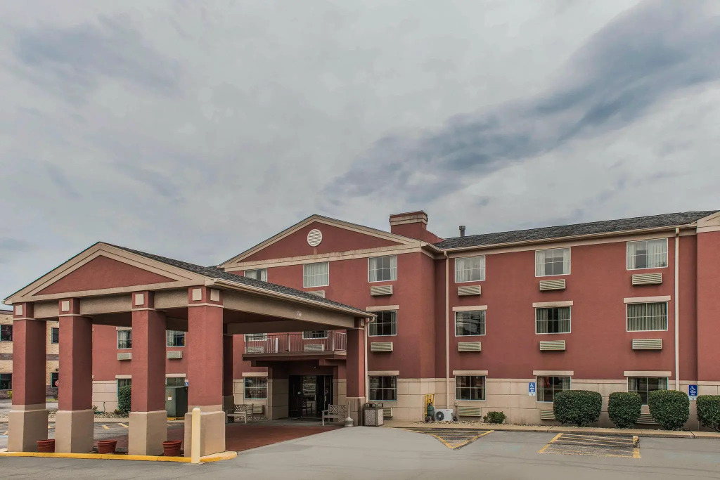 COMFORT INN WEST MIFFLIN