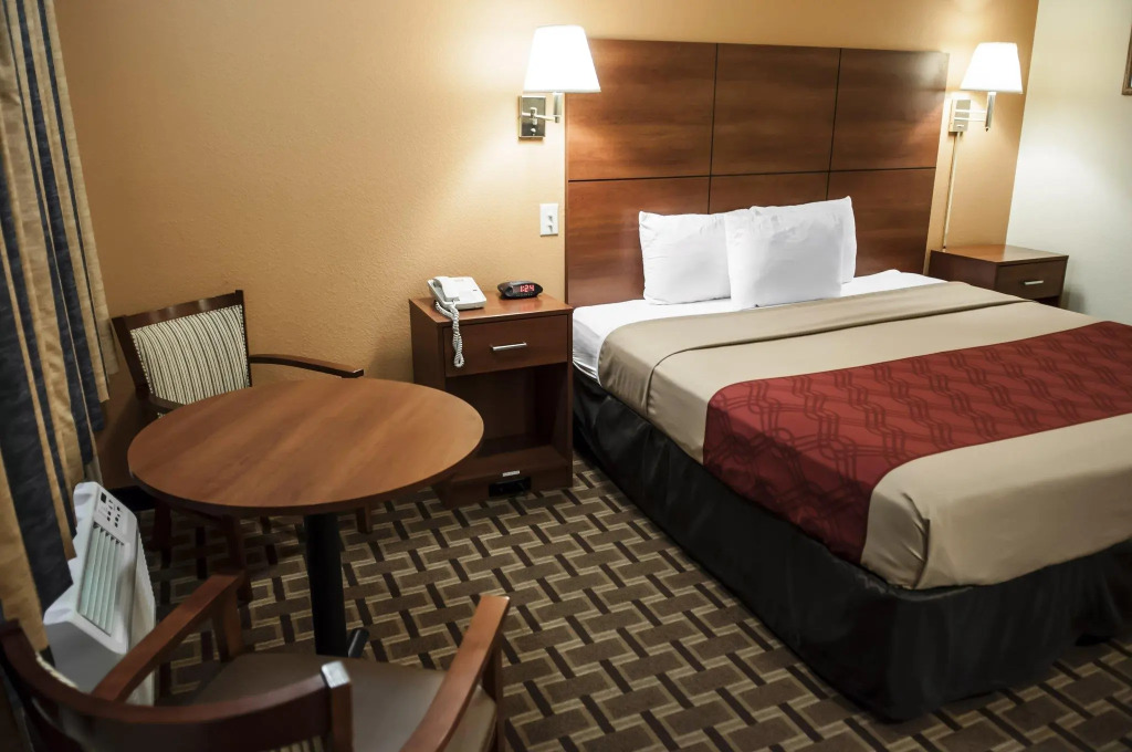 Econo Lodge Midtown — фото 4