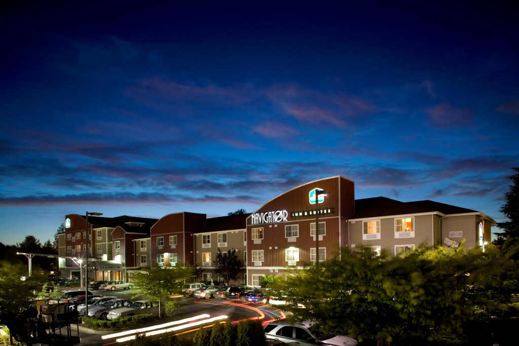Best Western Plus Navigator Inn & Suites