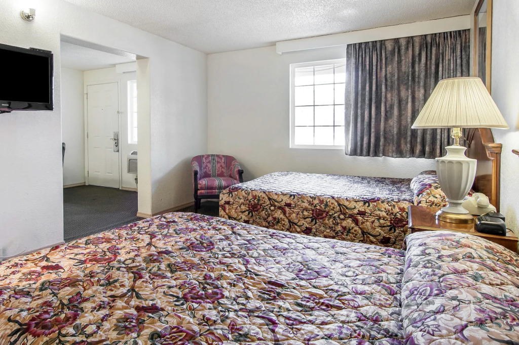 Econo Lodge — фото 4
