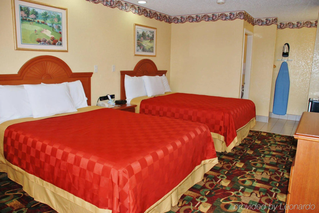 Americas Best Value Inn Buda — фото 5