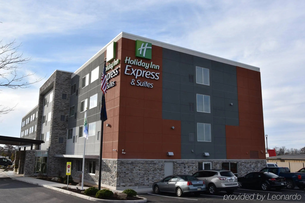 Holiday Inn Express & Suites Johnstown