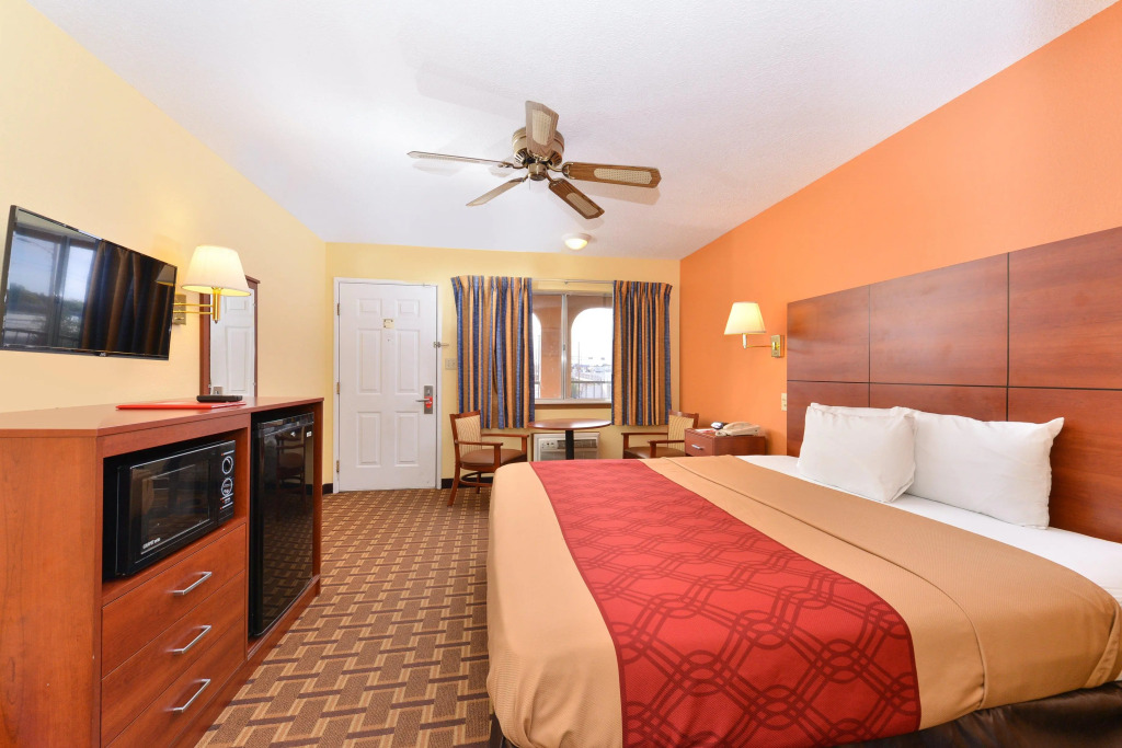 Econo Lodge Midtown — фото 2