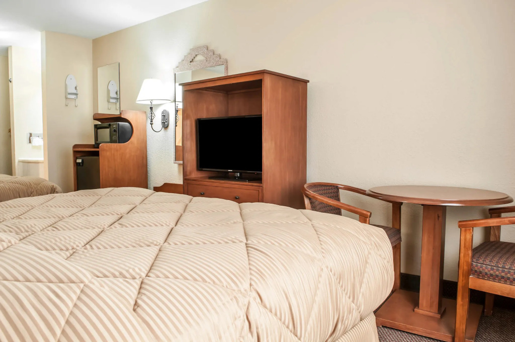 Econo Lodge — фото 5