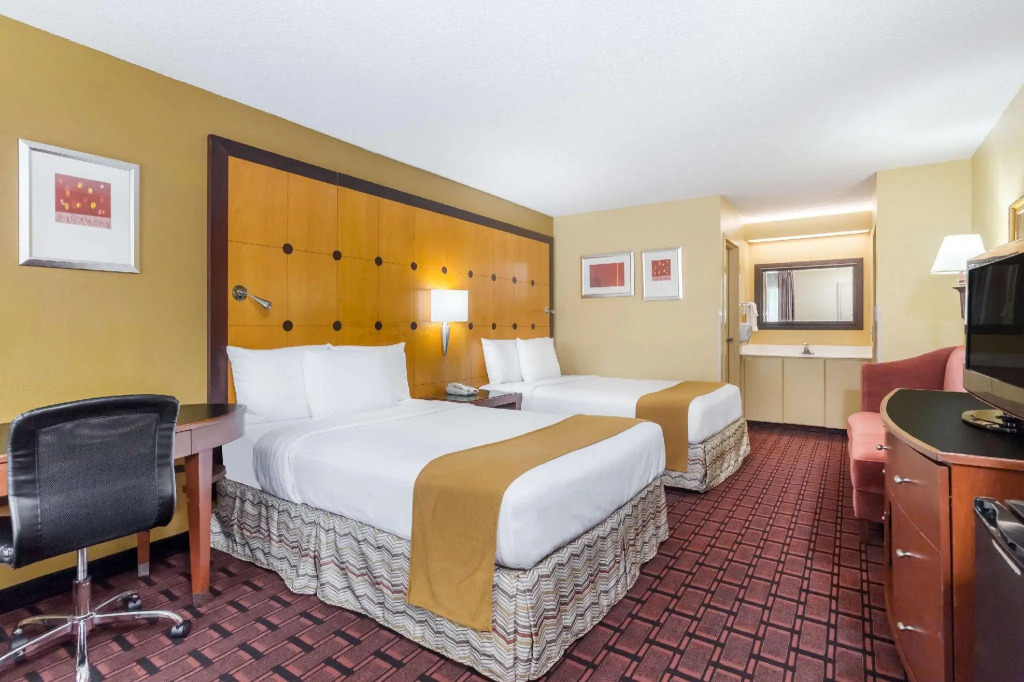 BAYMONT INN AND SUITES PENSACOLA