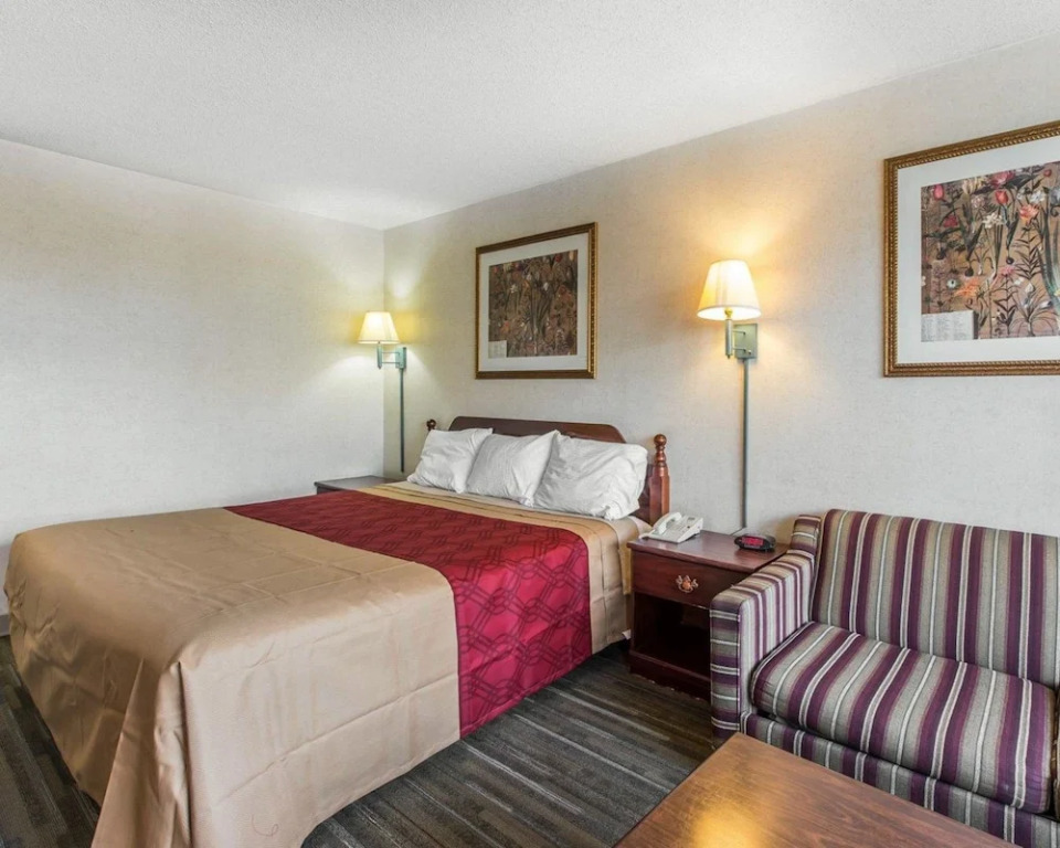 Econo Lodge — фото 4