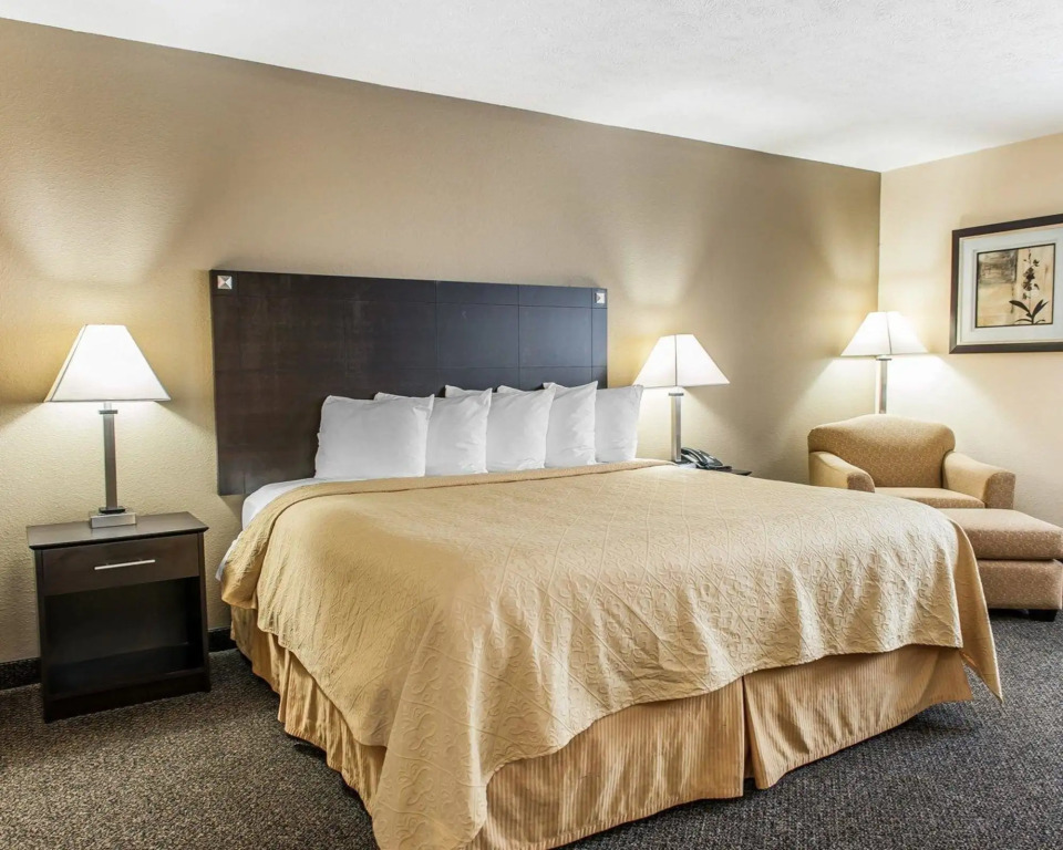 Quality Inn & Suites — фото 2