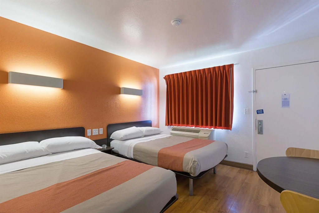 Motel 6 Conroe — фото 4