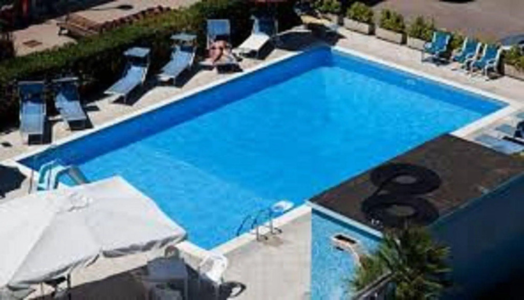 Hotel River