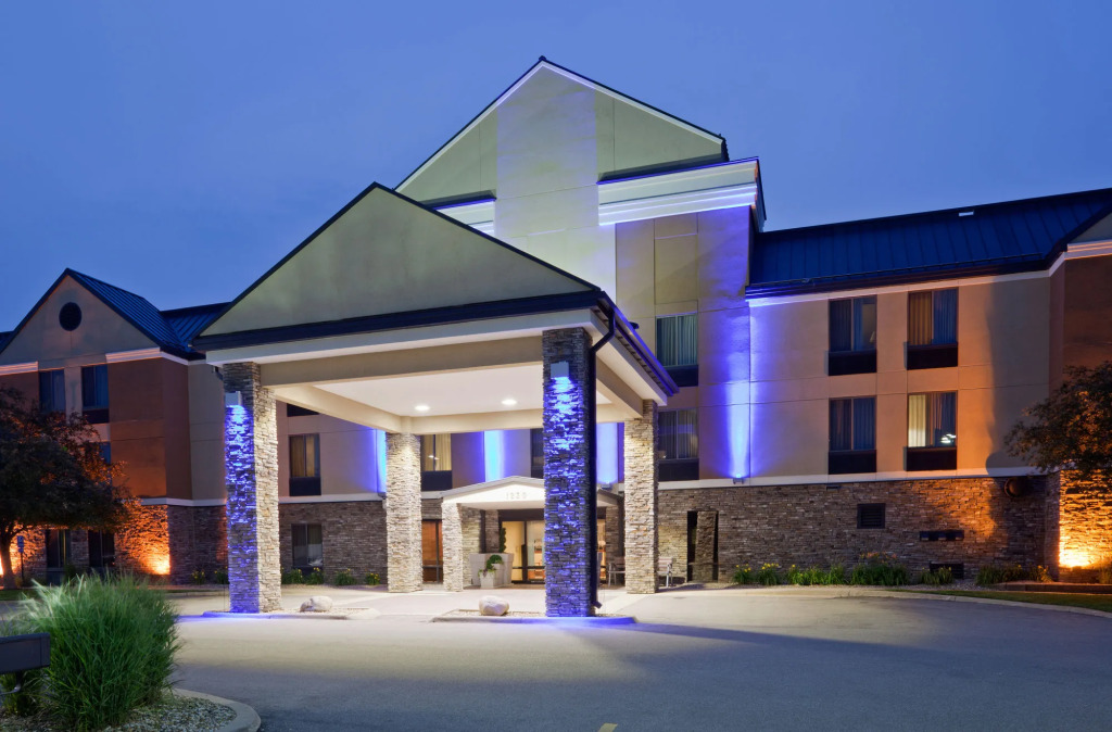Holiday Inn Express Cedar Rapids (Collins Rd)