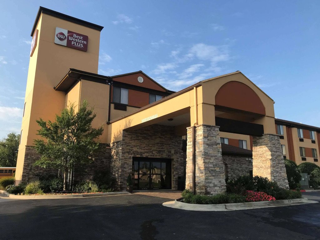 Best Western Plus Woodland Hills Hotel Suites