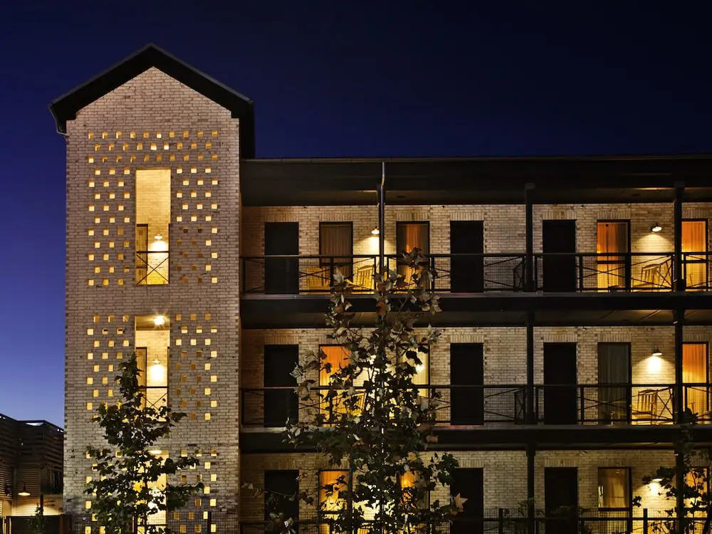 Cavalry Court, a Valencia Hotel