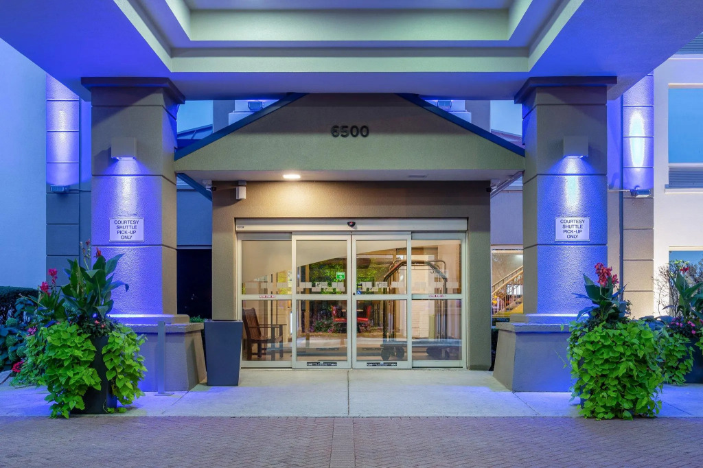 Holiday Inn Express Hotel & Suites Chicago-Midway Airport