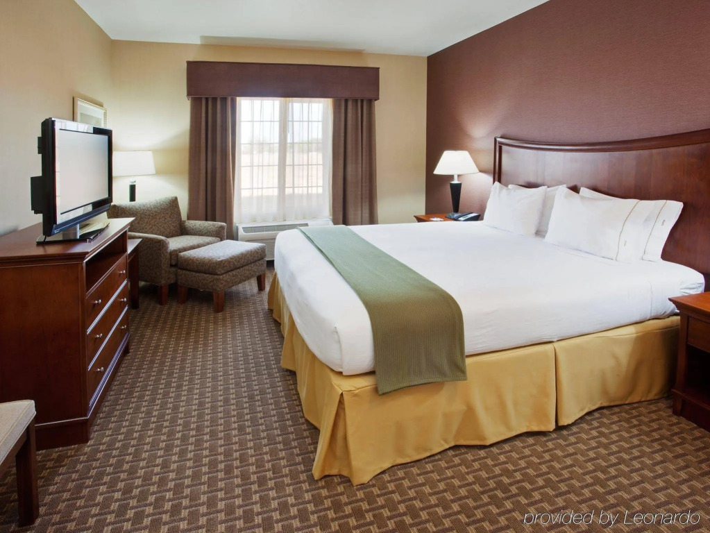Holiday Inn Express & Suites Willows — фото 2