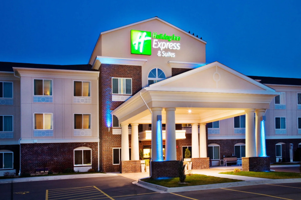 Holiday Inn Express & Suites Dubuque-West