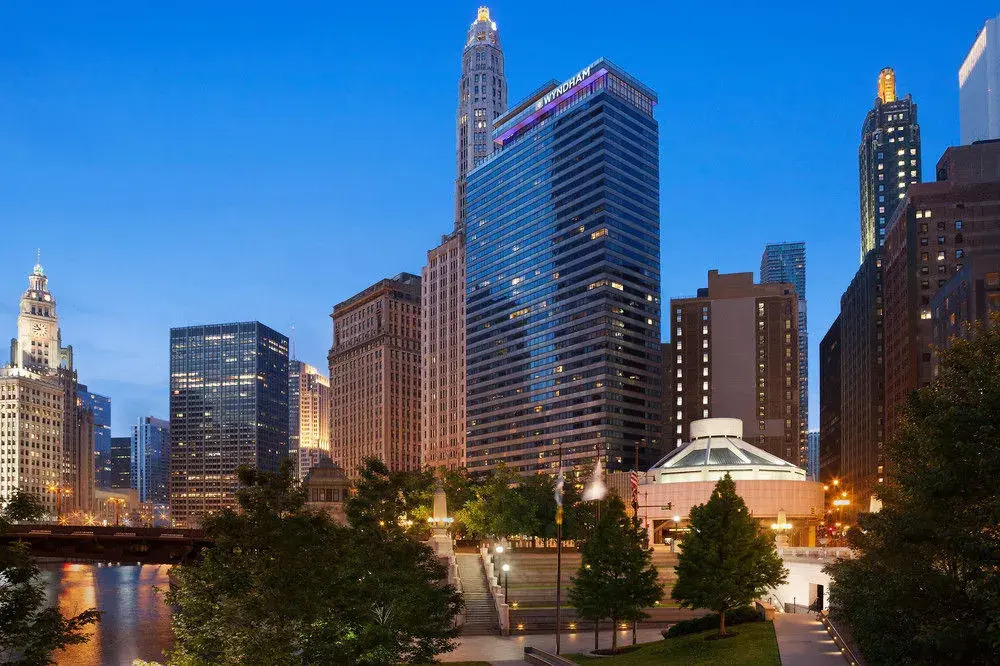 Wyndham Grand Chicago Riverfront (ex. Hotel 71)