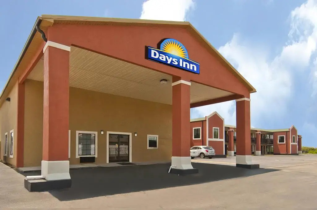 Days Inn by Wyndham Carlisle